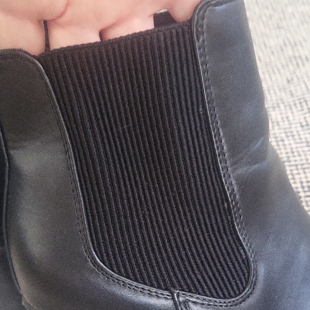 Black Booties On Platform. - Picture 6 of 8